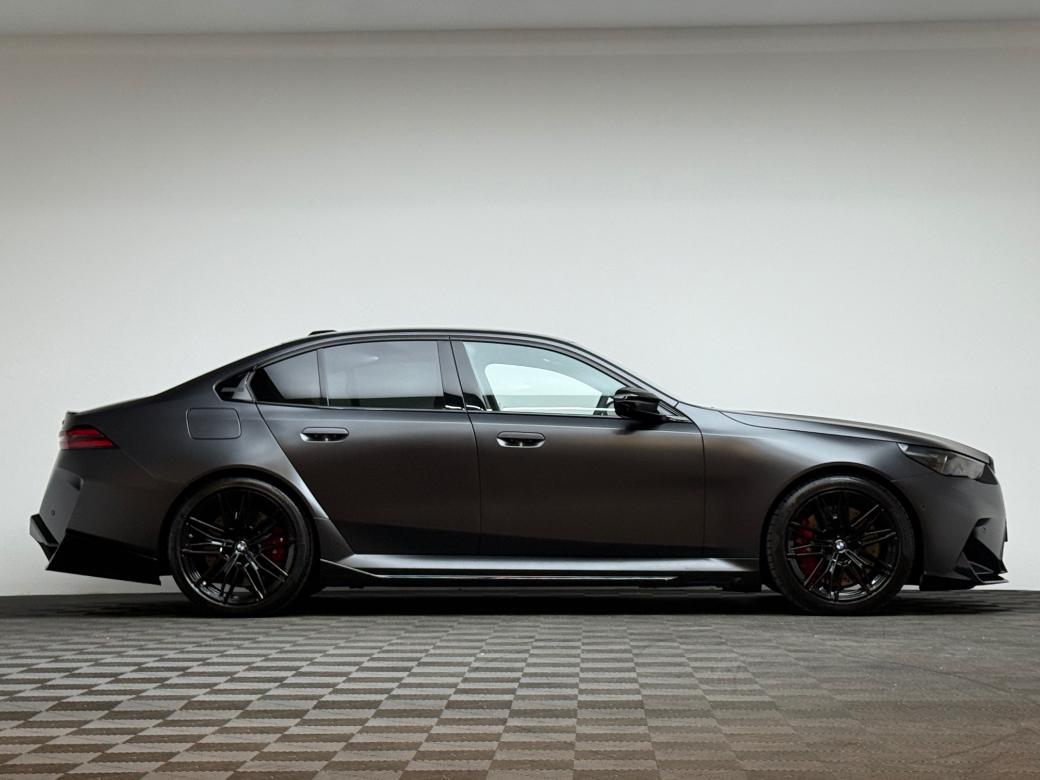 2025 BMW M5
