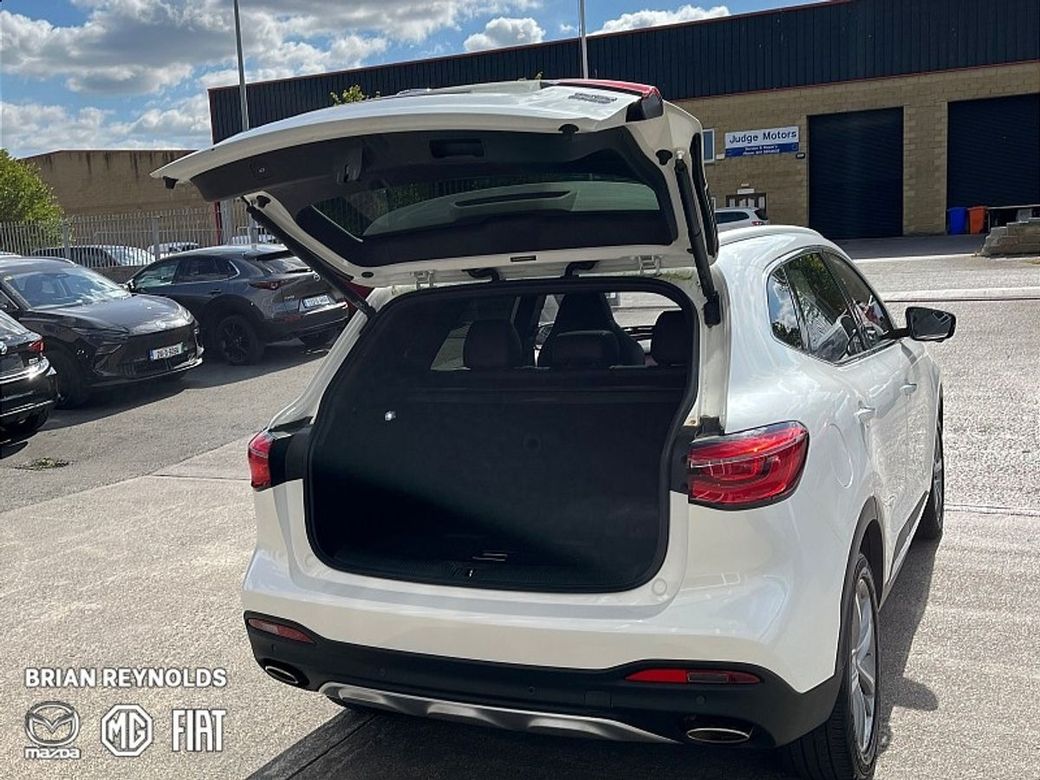 2023 MG HS