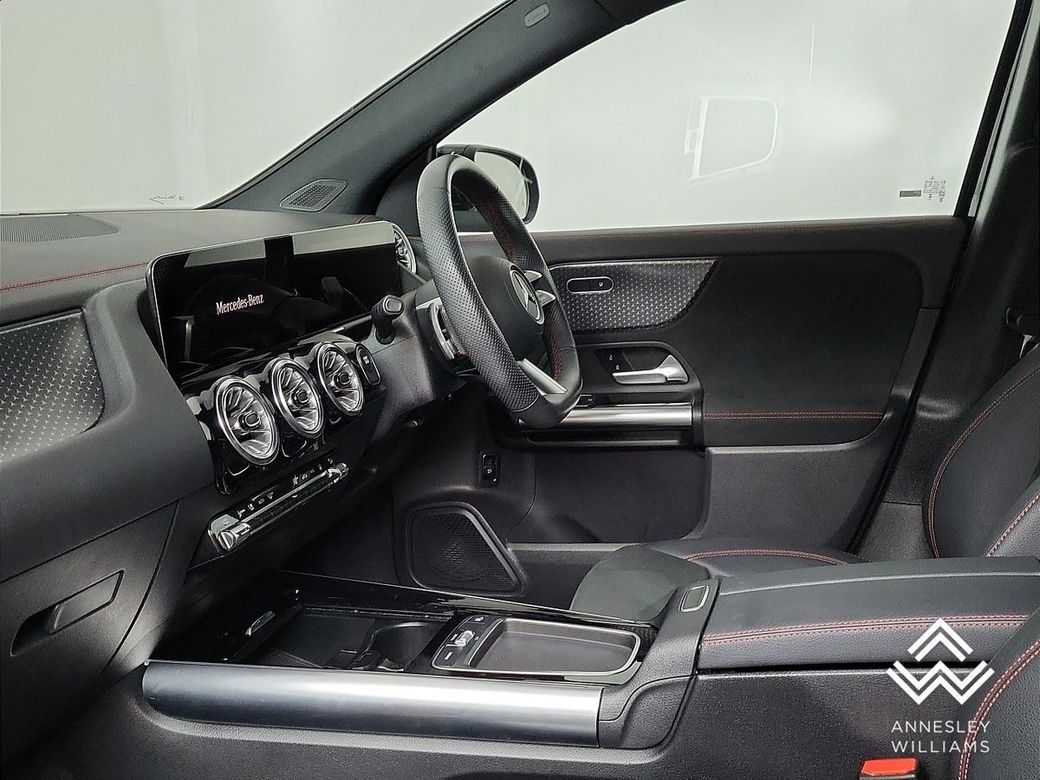 2025 Mercedes-Benz EQA