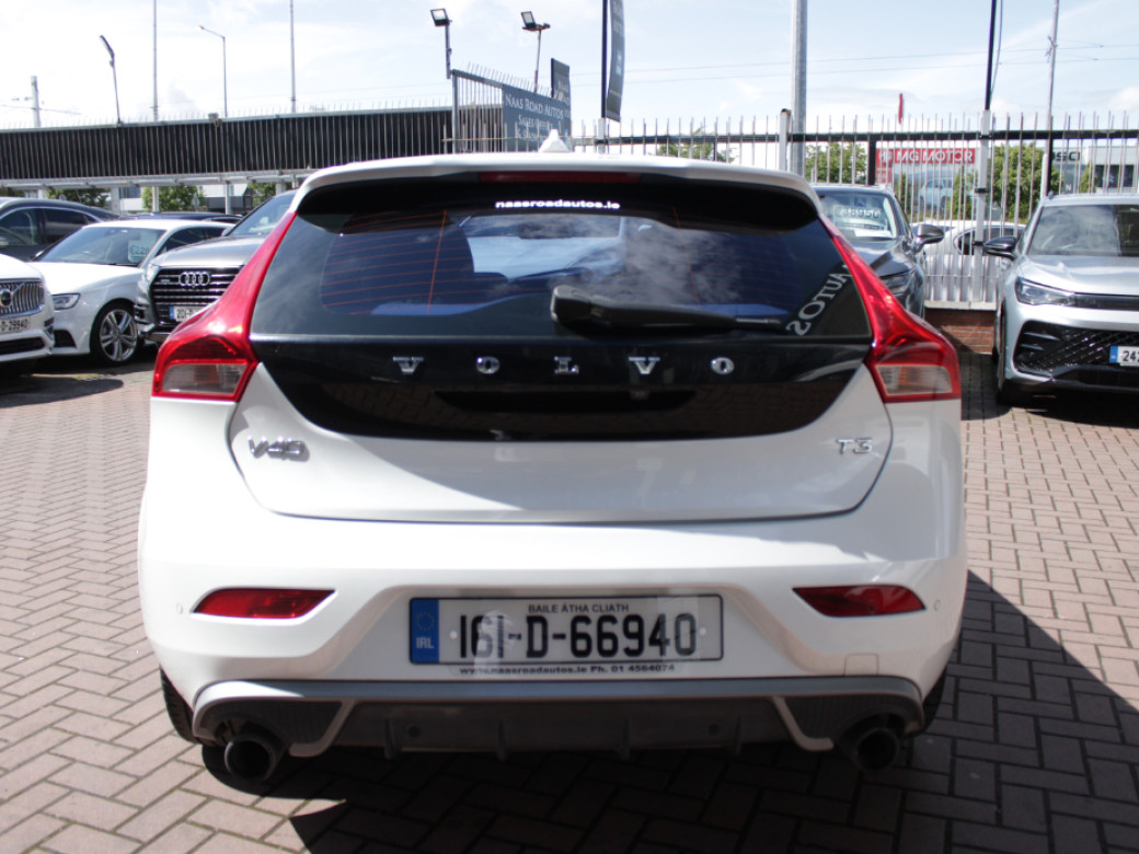 2016 Volvo V40
