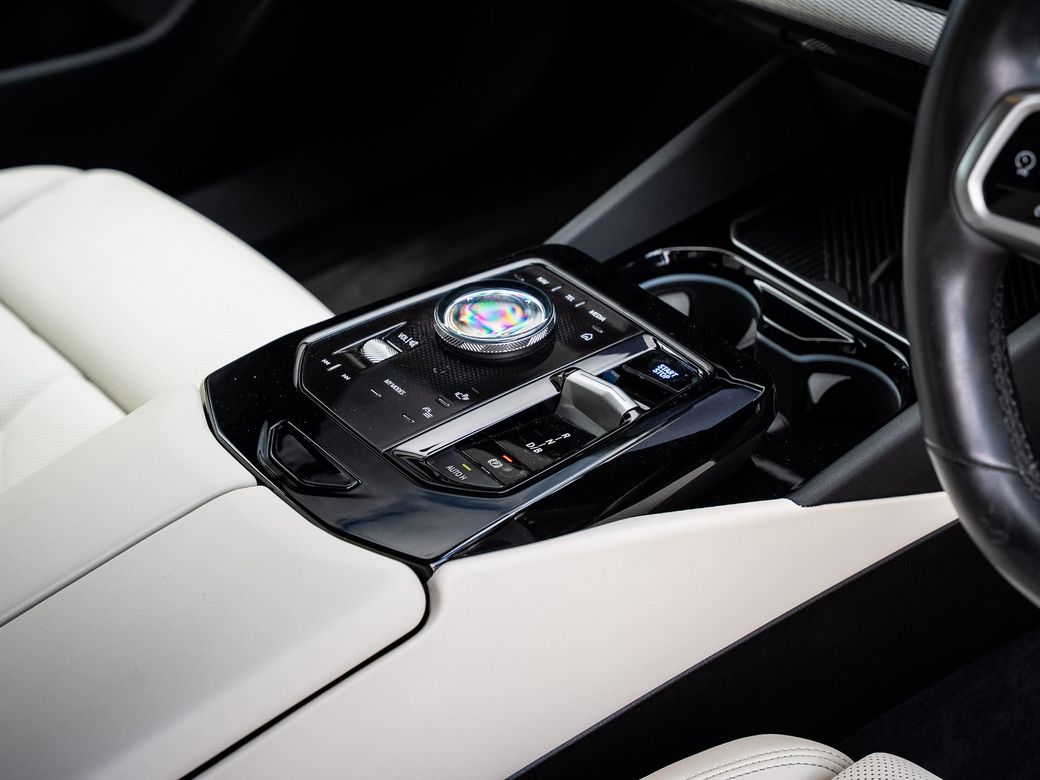 2024 BMW i5