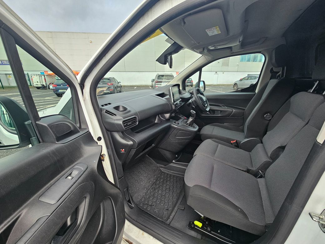 2021 Peugeot Partner