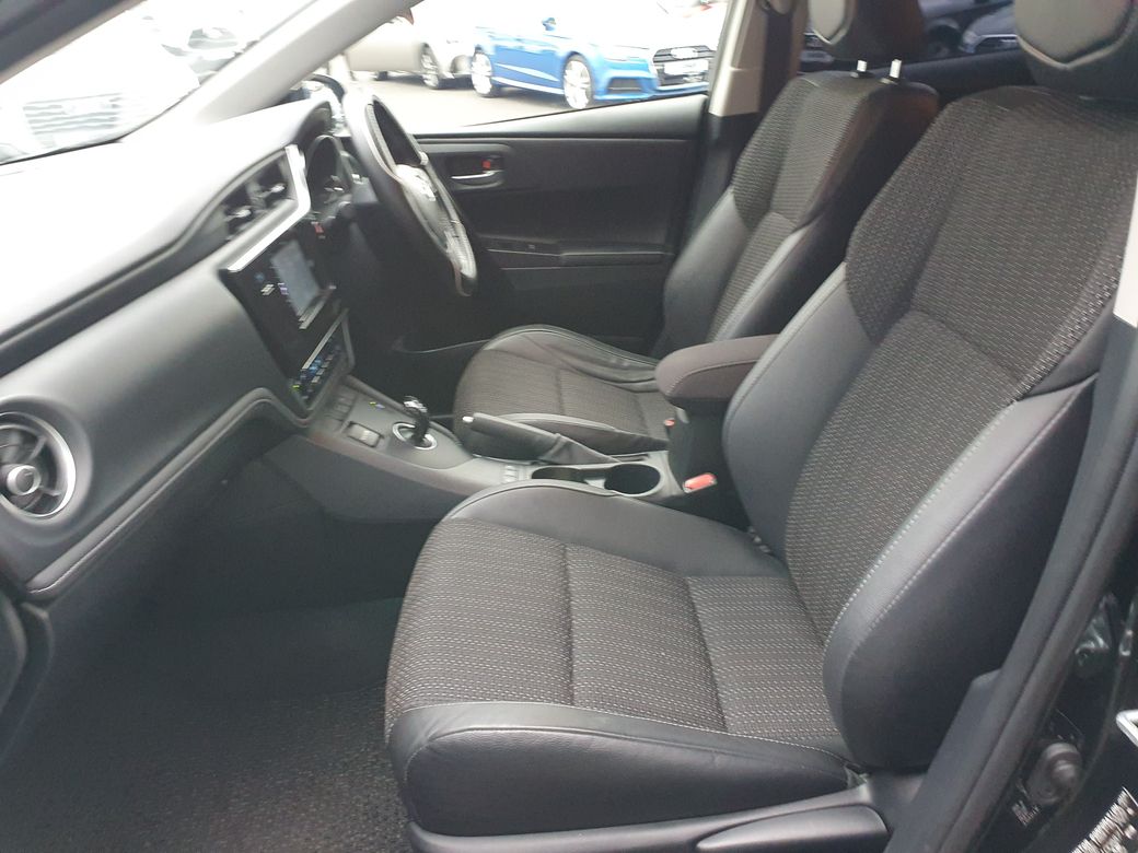 2017 Toyota Auris