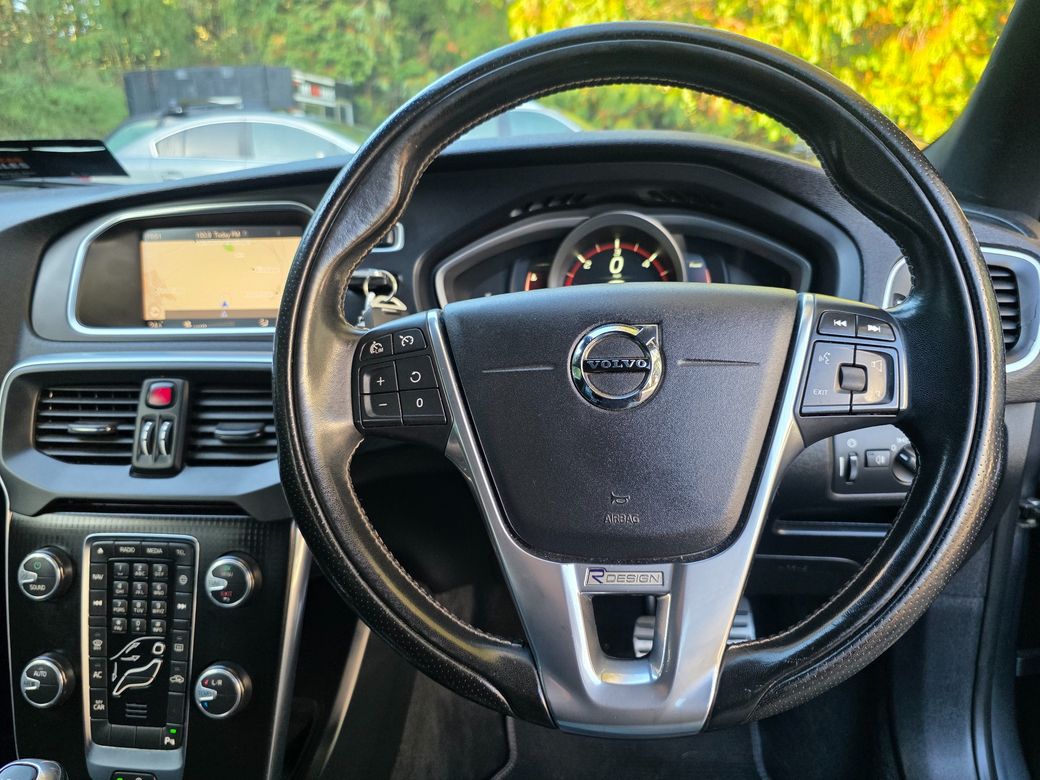2017 Volvo V40