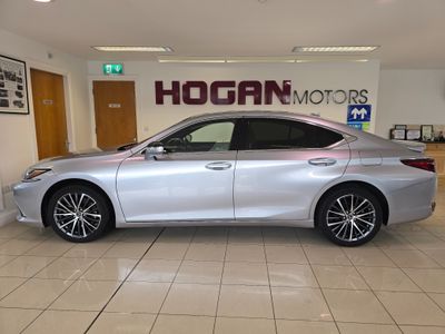 2025 Lexus ES 300h