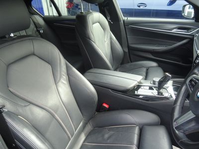 2021 BMW 520