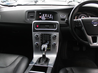 2016 Volvo V60 Cross Country