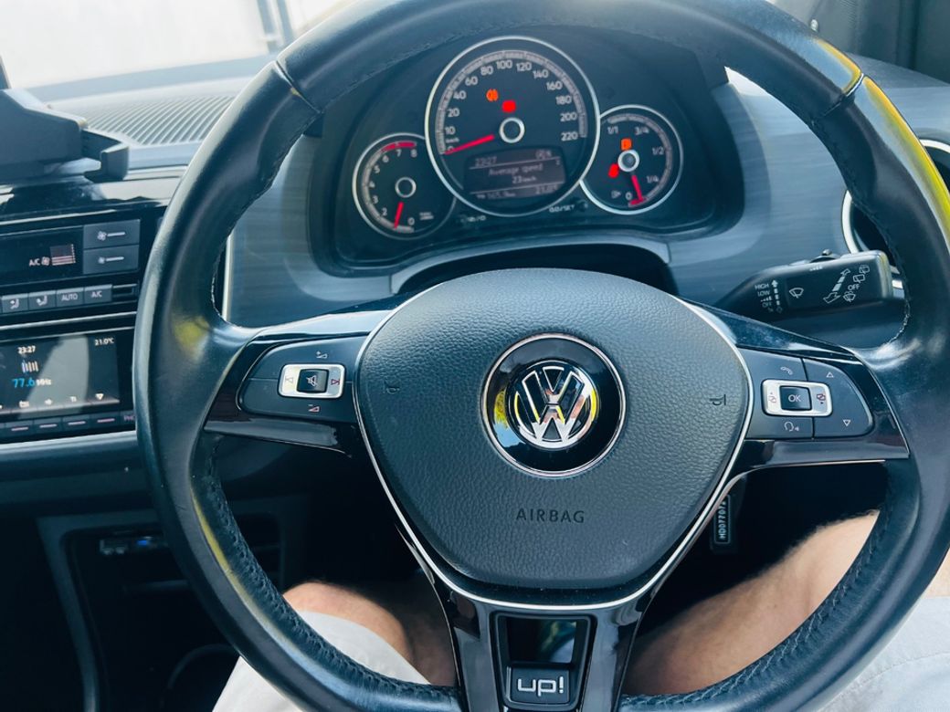 2017 Volkswagen up!