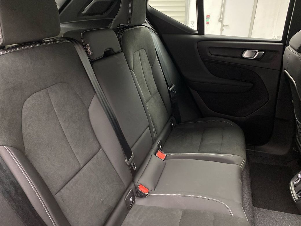 2026 Volvo XC40