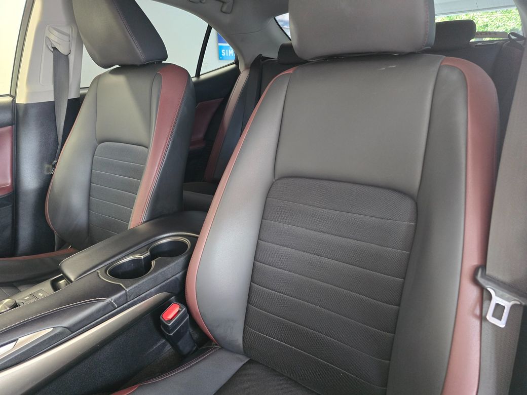 2019 Lexus IS 300h