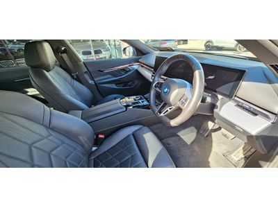 2024 BMW i5