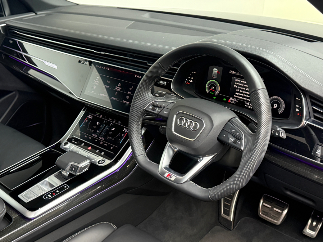 2025 Audi Q8