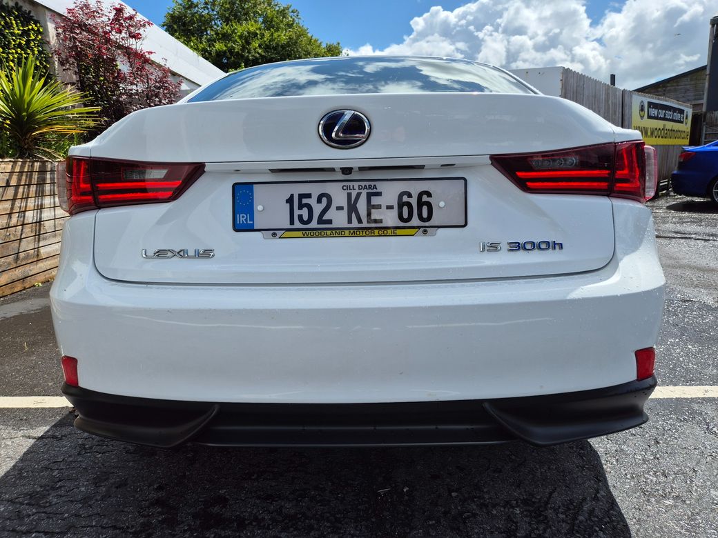 2015 Lexus IS 300h