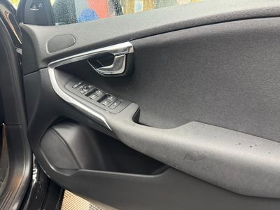 2017 Volvo V40