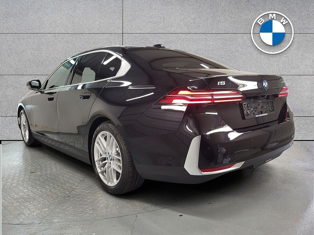 2026 BMW i5