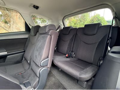 2016 Toyota Prius Alpha