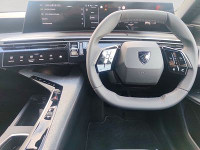2025 Peugeot 5008
