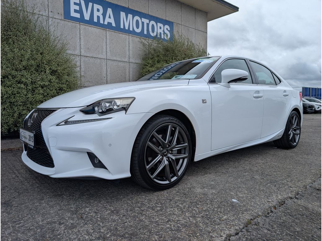 2015 Lexus IS 300h