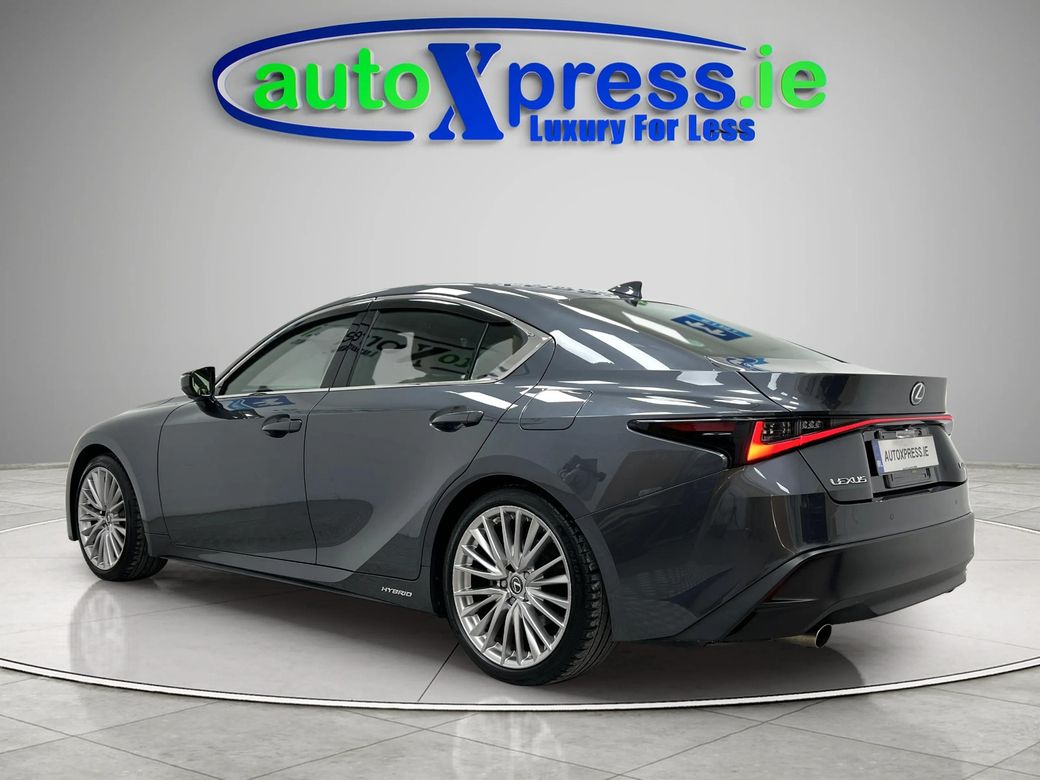 2021 Lexus IS 300h