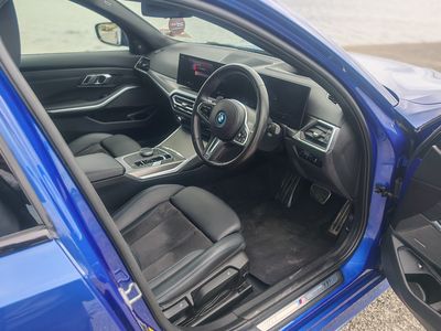 2023 BMW 330