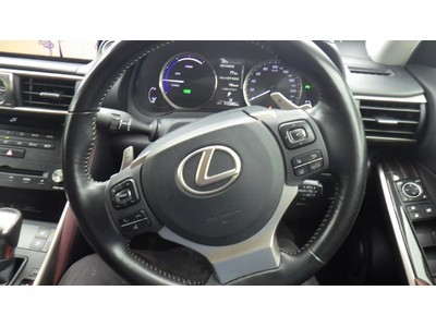 2018 Lexus IS 300h