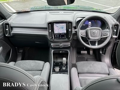 2025 Volvo EX40