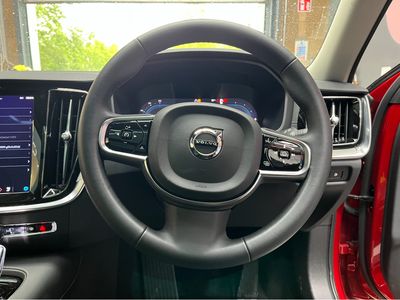 2024 Volvo V40