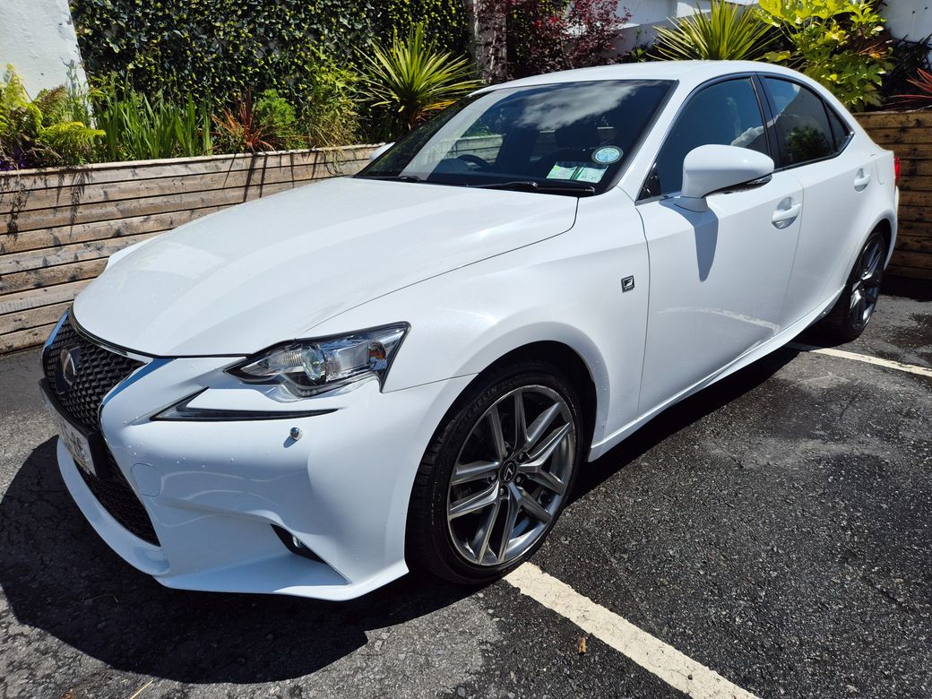 2015 Lexus IS 300h
