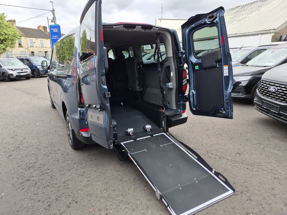 2026 Ford Tourneo Custom