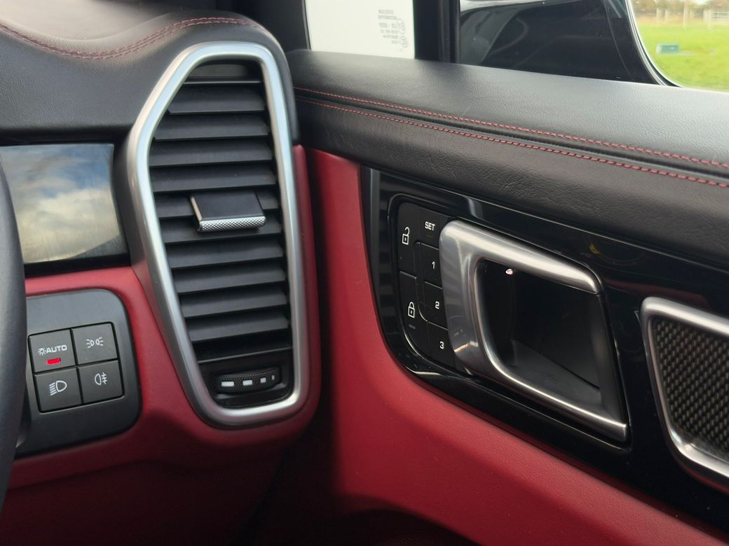 2023 Porsche Cayenne