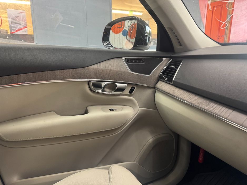 2023 Volvo XC90