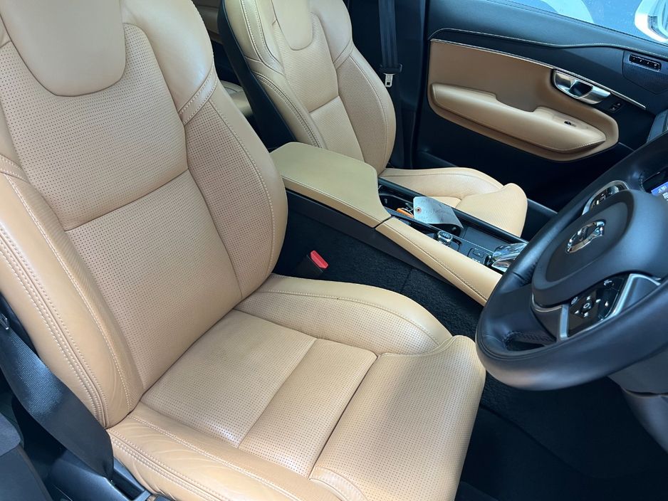 2022 Volvo XC90