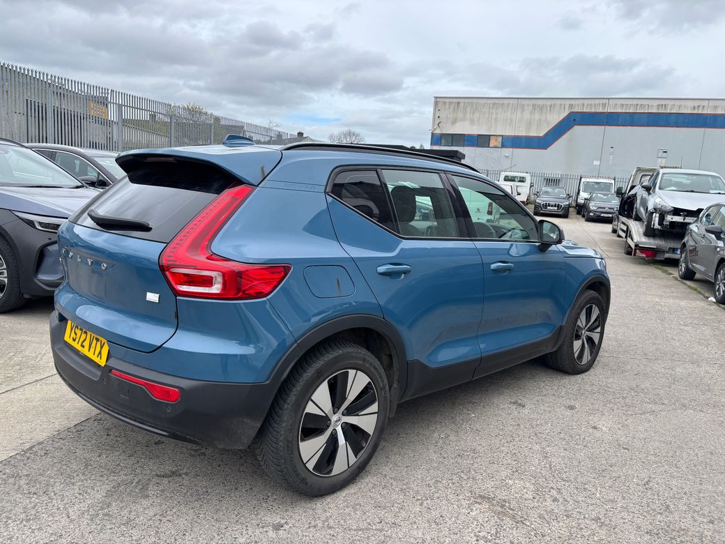 2023 Volvo XC40