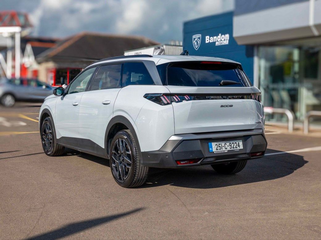 2025 Peugeot 5008