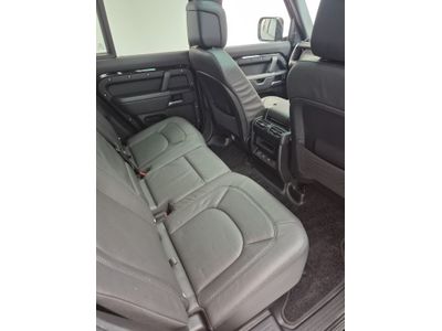 2025 Land Rover Defender 110