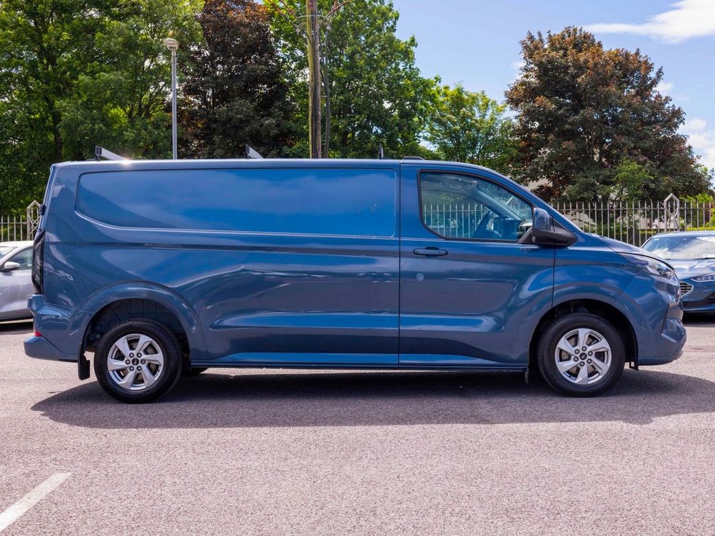 2024 Ford Transit Custom