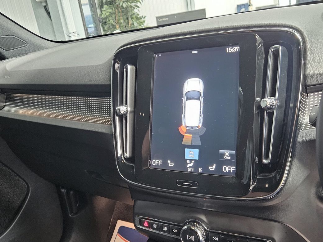 2022 Volvo XC40