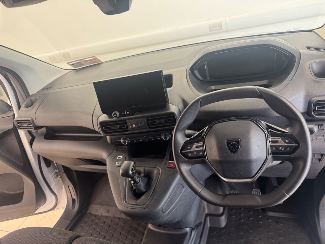 2025 Peugeot Partner