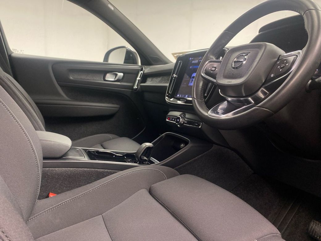 2023 Volvo XC40