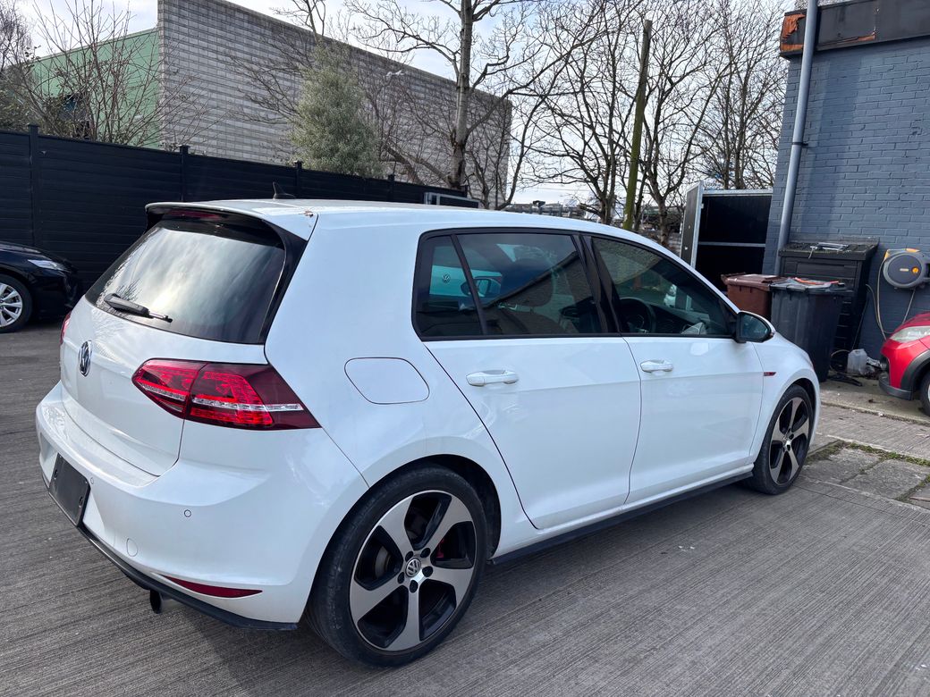 2016 Volkswagen Golf