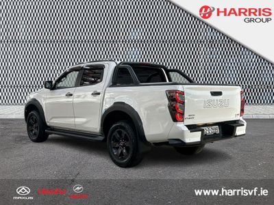 2025 White Isuzu D-MAX