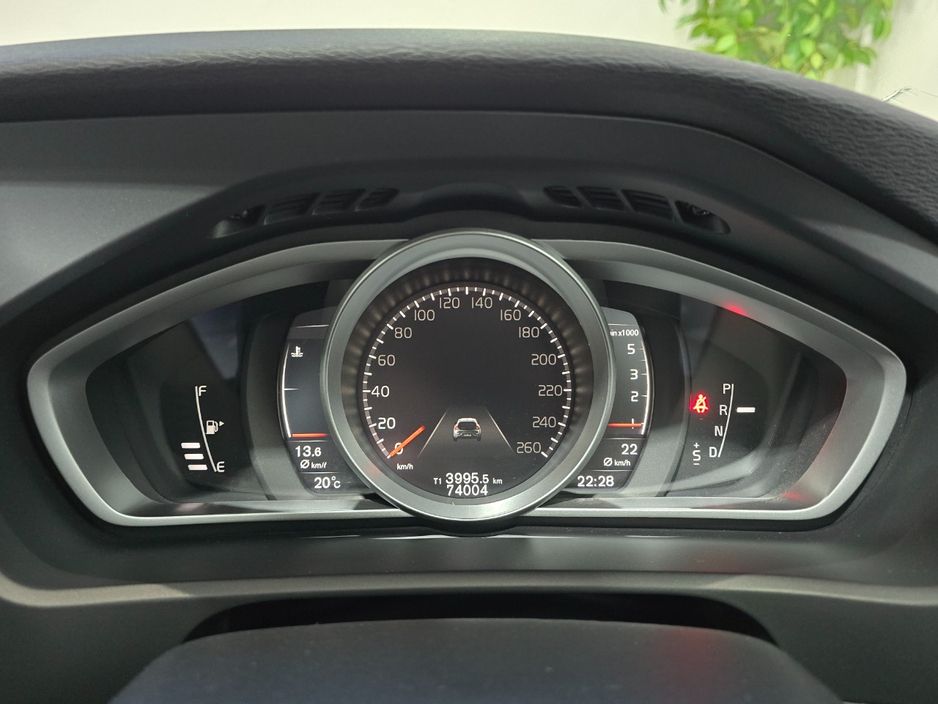 2018 Volvo V40