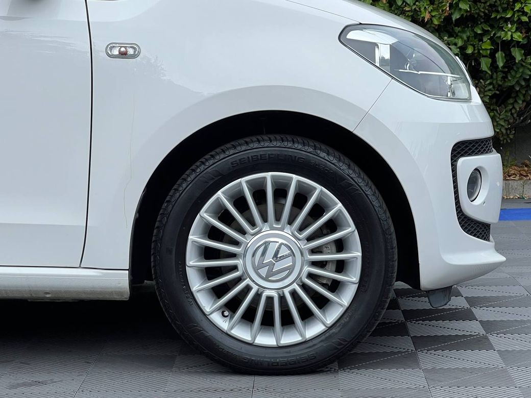 2016 Volkswagen up!