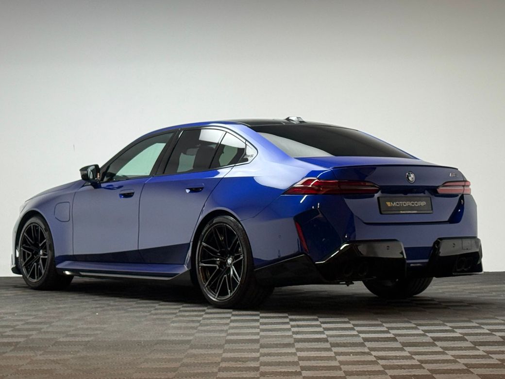 2025 BMW M5