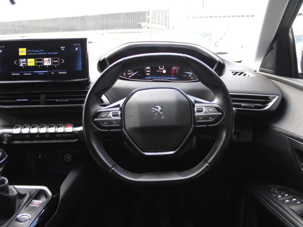 2022 Peugeot 5008