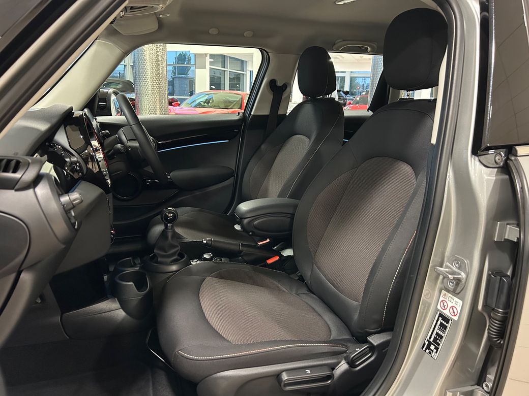 2024 Mini Hatch