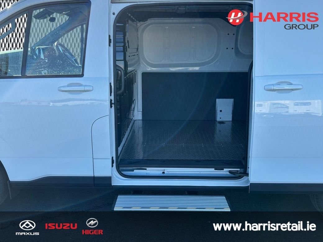 2026 White Maxus Deliver 7