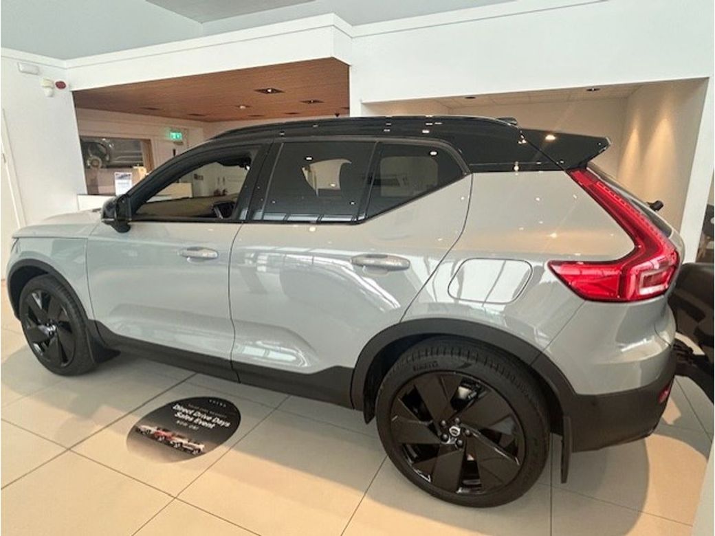 2025 Volvo Ex40