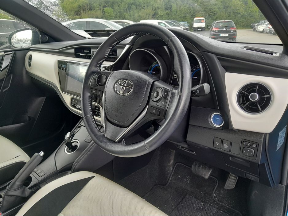 2017 Toyota Auris