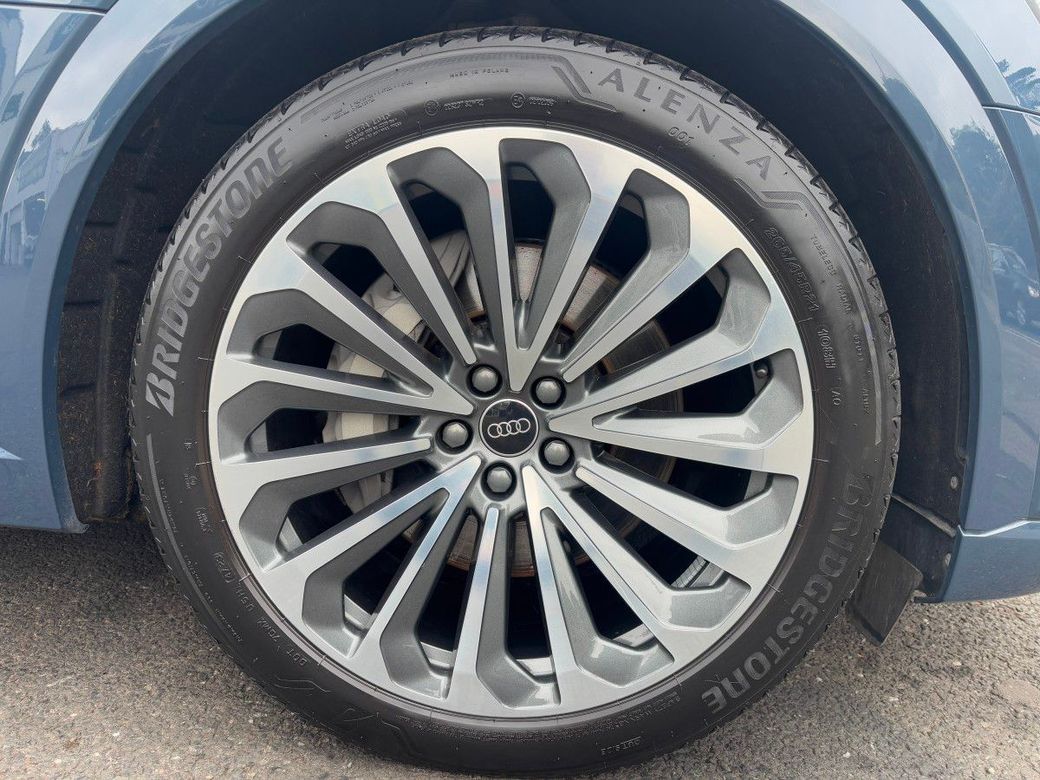 2024 Audi Q8 e-tron